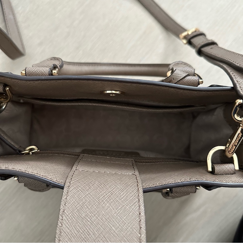 Michael Kors dillon dark Dune, small leather satchel taupe gold accents - Picture 9 of 10